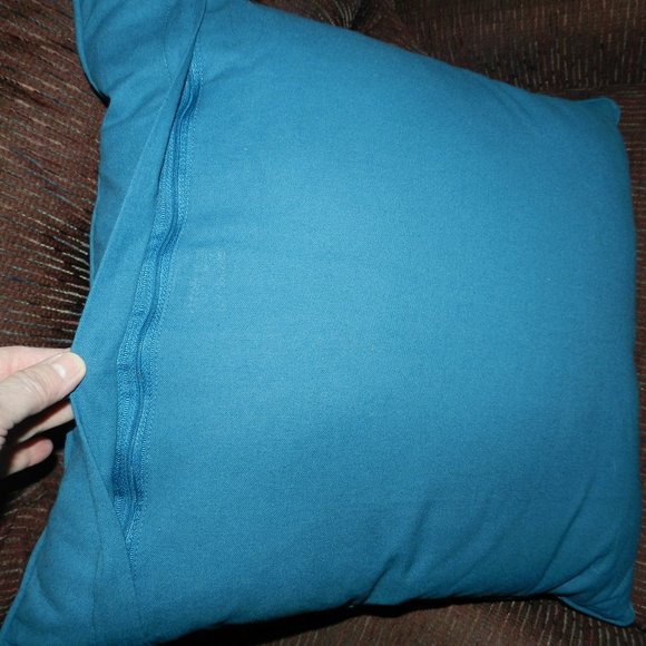 Beaded Coastal Blue Crab Decorative 2Pc Throw Pillow Case & Pillow 18"x18" NWT! - Picture 9 of 14